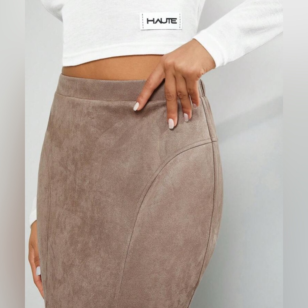 Faux suede maxi skirt - Picture 2 of 4